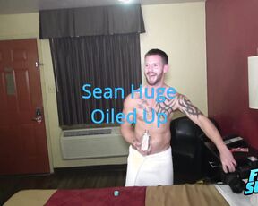 Sean Huge Oiled up
