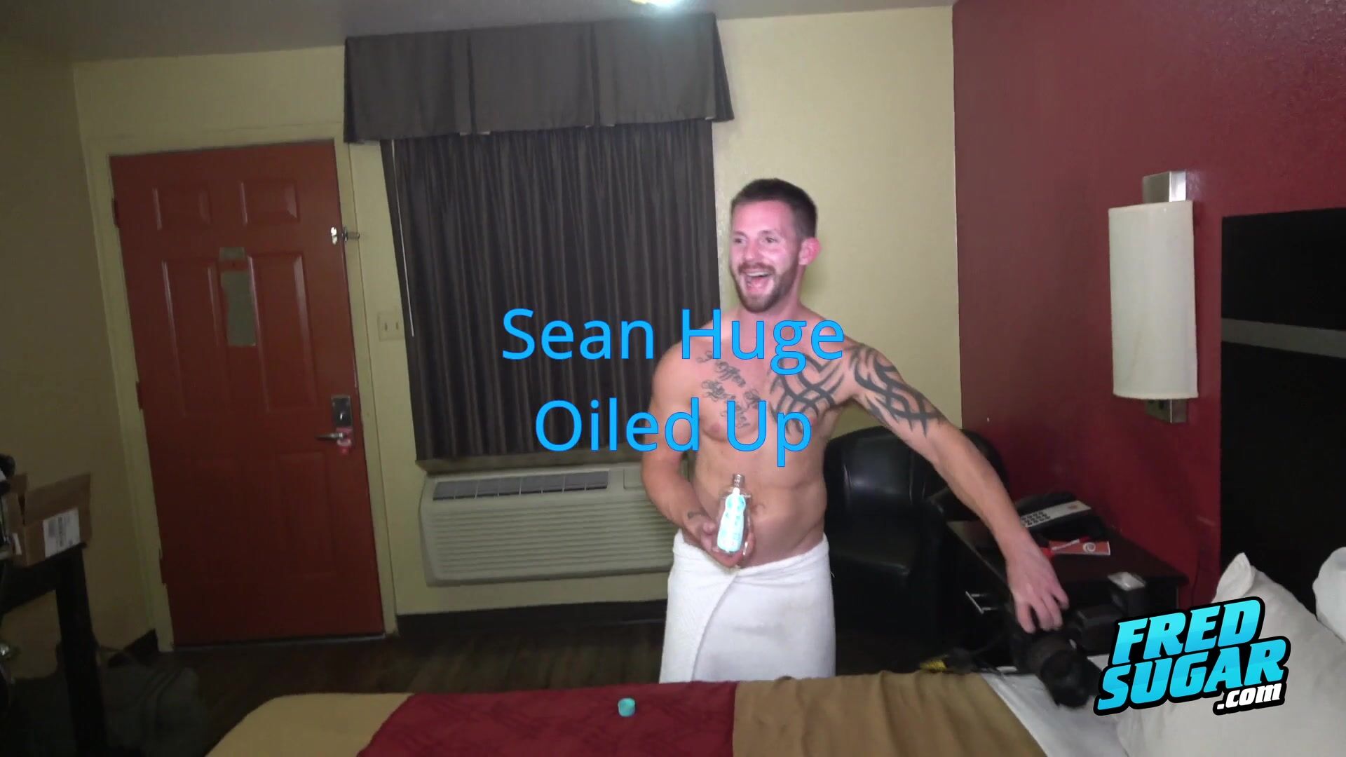 Sean Huge Oiled up
